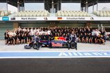 Sebastian Vettel and Mark Webber (Red Bull). Formula 1 Teams and Drivers. F1 wallpaper 2009 (HIGH RESOLUTION PHOTOS)