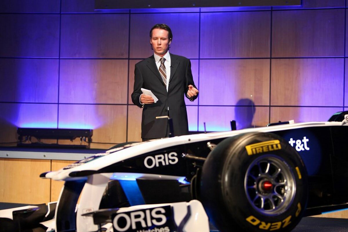 williams-fw33-f1-wallpaper-2011-7.jpg